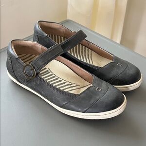 Taos Footwear Charcoal Mary Jane Flats